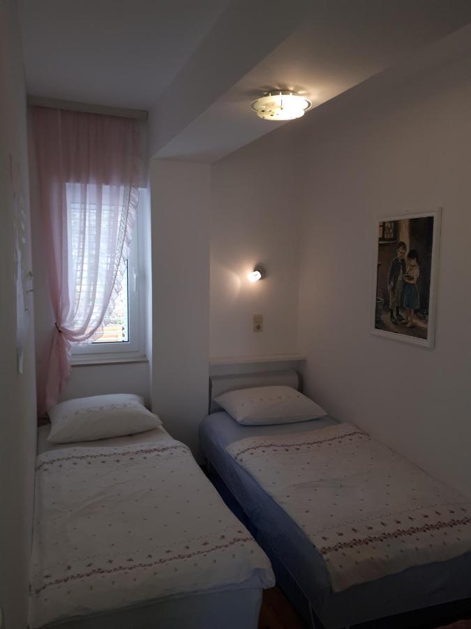 Apartmani Gojevic Vodice Esterno foto