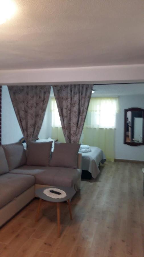 Apartmani Gojevic Vodice Esterno foto