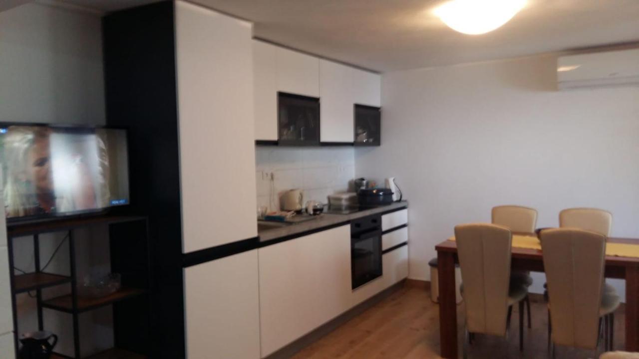 Apartmani Gojevic Vodice Esterno foto