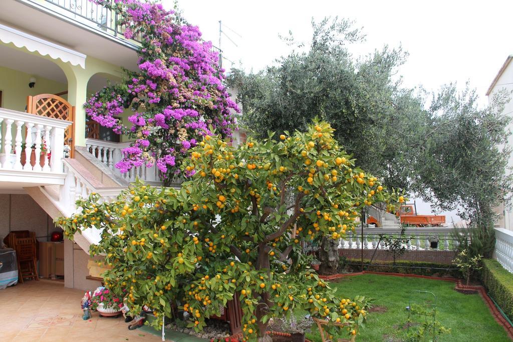 Apartmani Gojevic Vodice Esterno foto