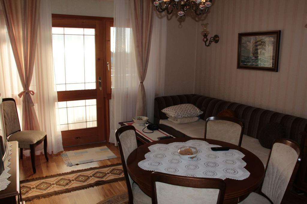 Apartmani Gojevic Vodice Esterno foto