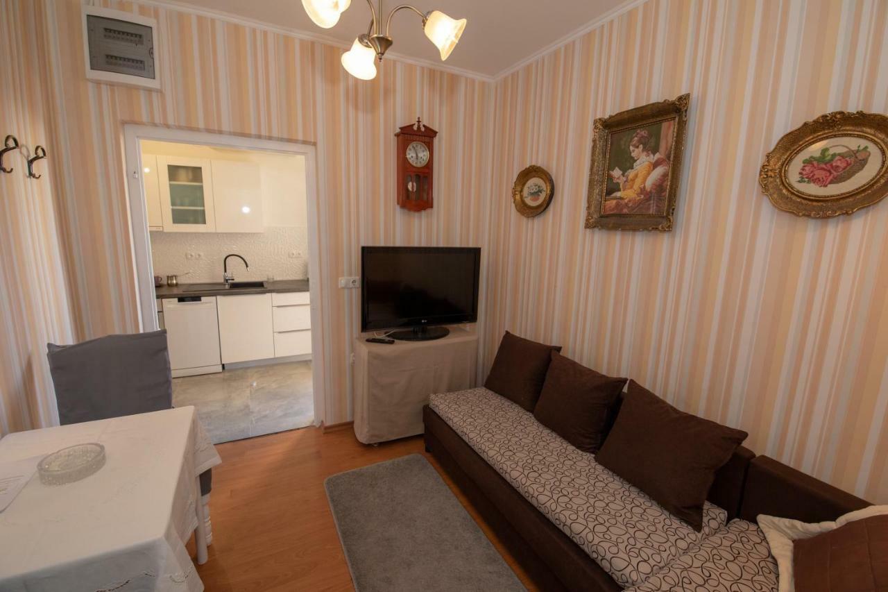 Apartmani Gojevic Vodice Esterno foto