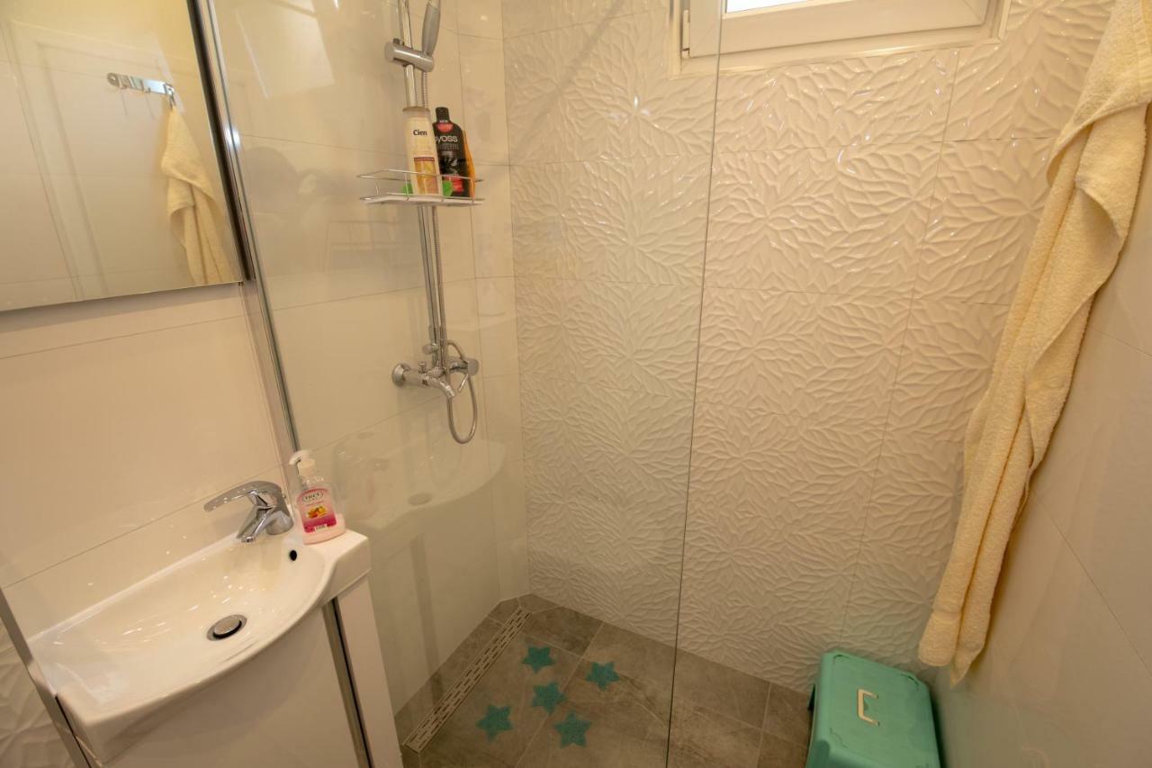 Apartmani Gojevic Vodice Esterno foto