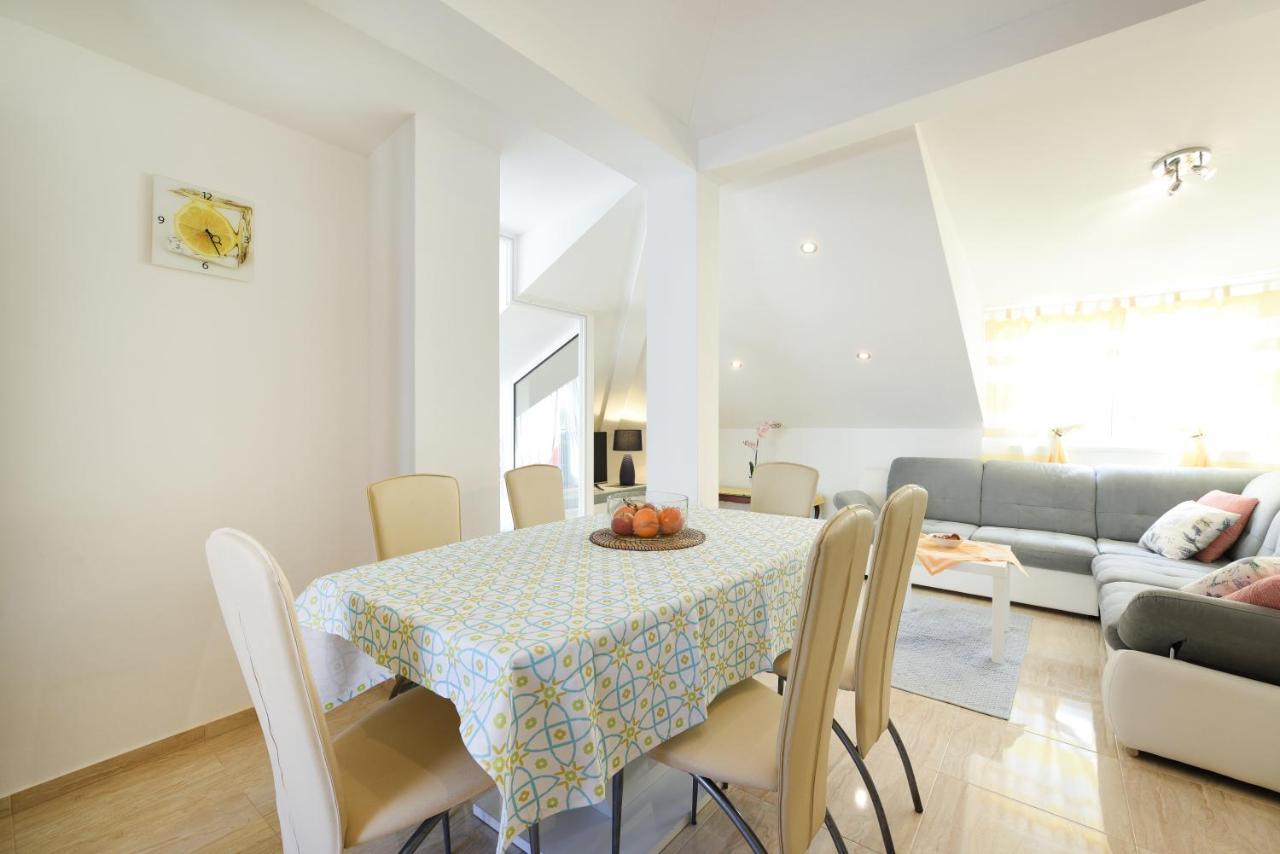 Apartmani Gojevic Vodice Esterno foto